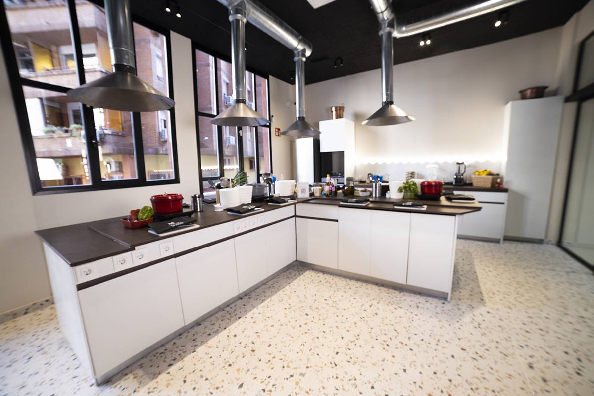 Cocina showcooking sin gente