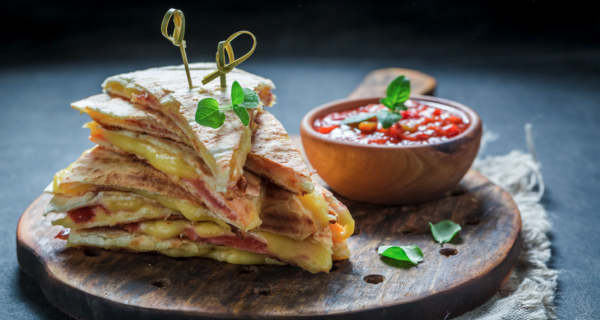 Piadina con stracchino y mortadella de Emilia Romagna - Street food italiano